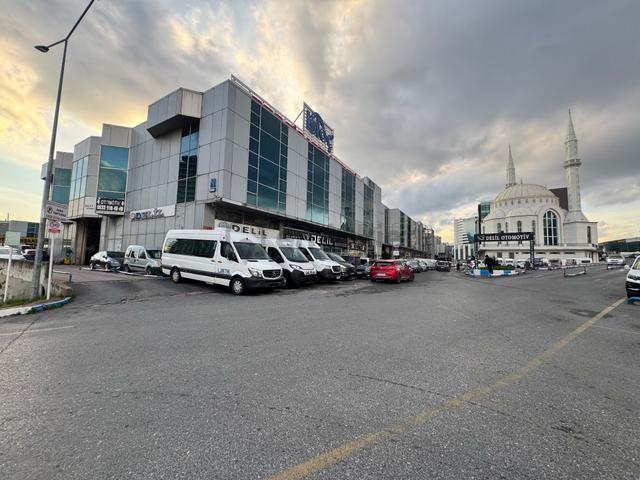 İstoç Oto Ticaret Merkezinde N Blok Merkezi Konum Satılık Dükkan 4