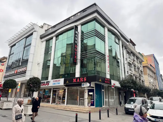 Güneşli'de Merkezi Konumda Satılık 3 Yıldızlı Otel Videolu İlan 1