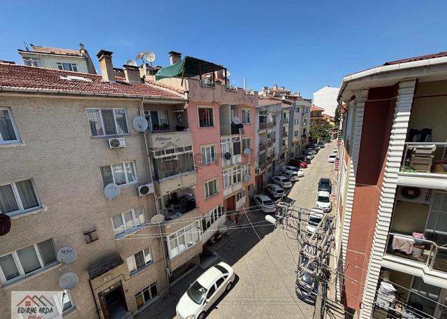 Arda Emlak Ofisi'den Ayşekadın Balta Hotel Yakını Yatırımlık Balkonlu Daire 4