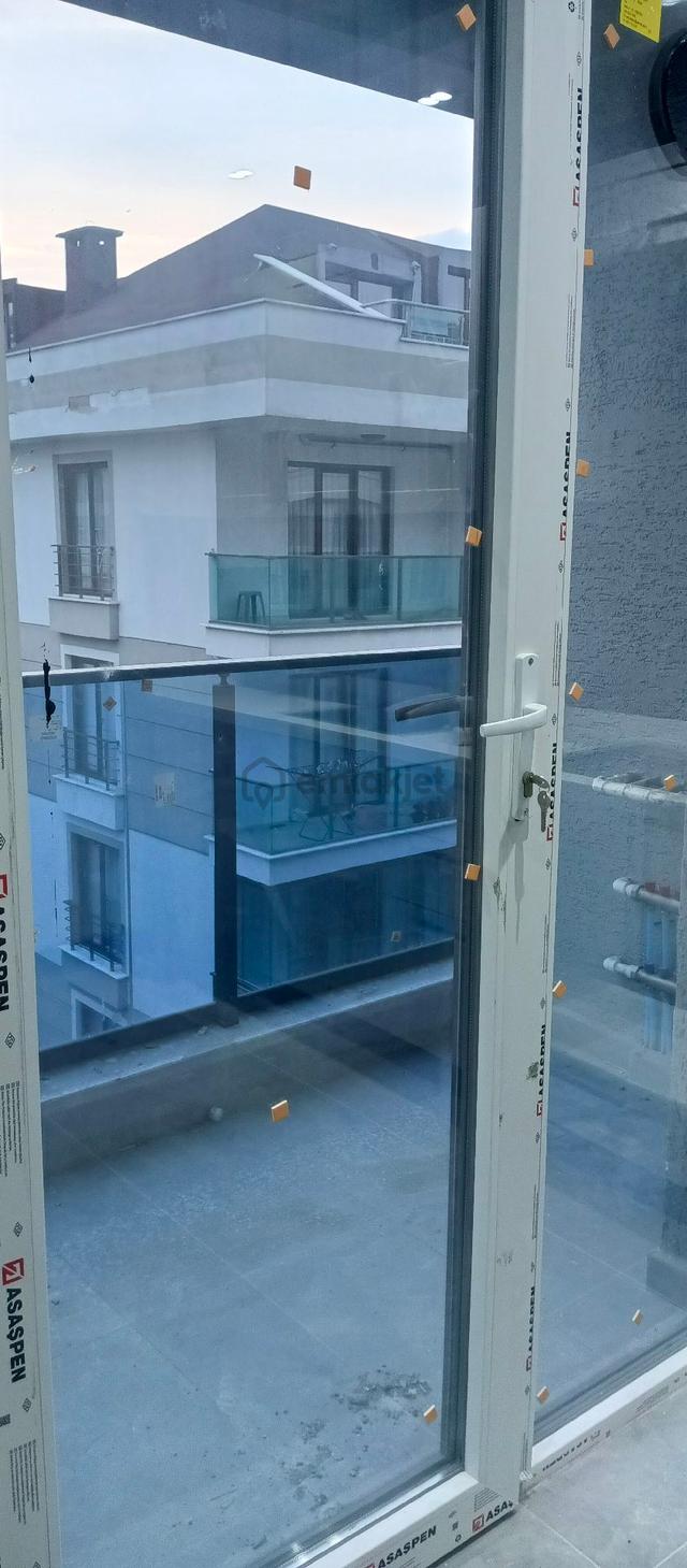Beylikdüzü Gürpınar'da 2+1 Ara Kat İskanlı Sıfır Balkonlu Satılık Daire 4
