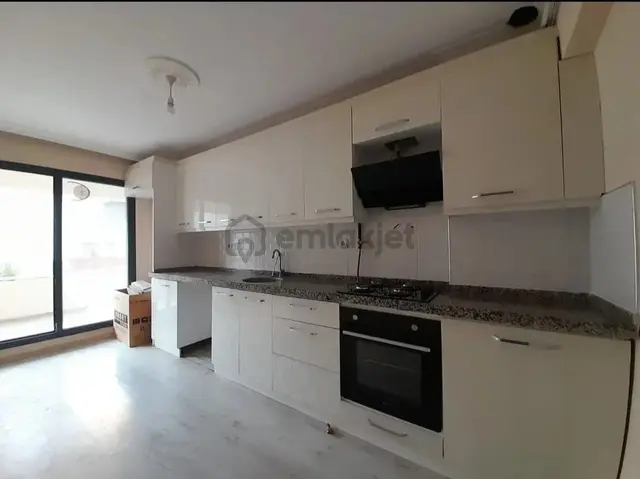 Bergama Fatih Mah Kapalı Mutfak Doğalgazlı Üçlü Ankastre Setli 2+1 Geniş Daire Kiralık 1