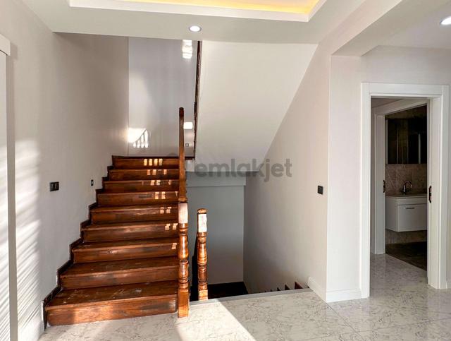 Pirireis Vadisinde 7+2 Tribleks & Bakımlı Satılık Villa 5