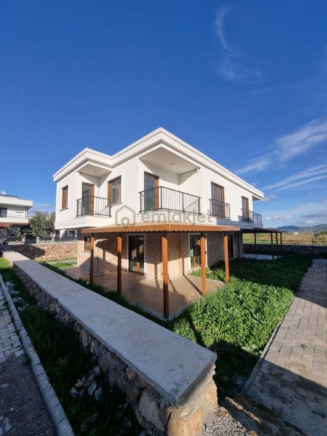 Premar Ayvada'dan Gömeç Sahilde Havuzlu Elit Site İçinde Sıfır Lüks Dubleks Villa 1