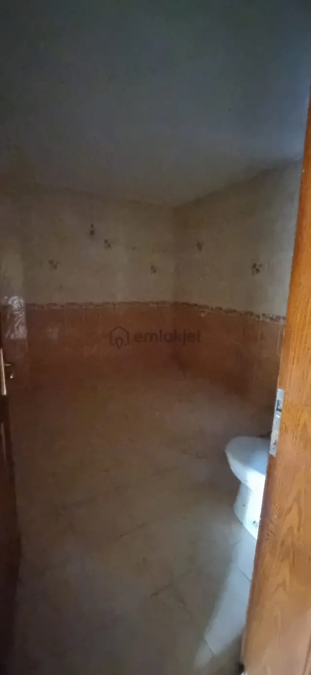 Tombul Emlaktan Karaçay Mahallesinde 3+1 Kiralık Daire 3