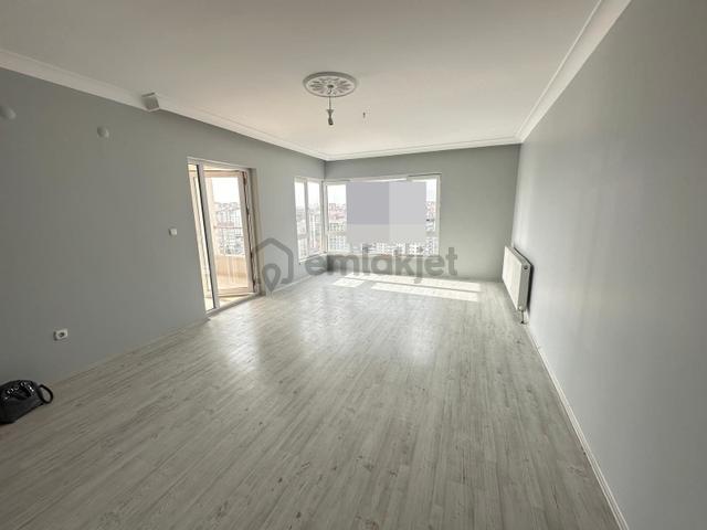 Akşemsettin'de Site İçerisinde Teras Balkonlu 3+1 Satılık Daire !!! 2