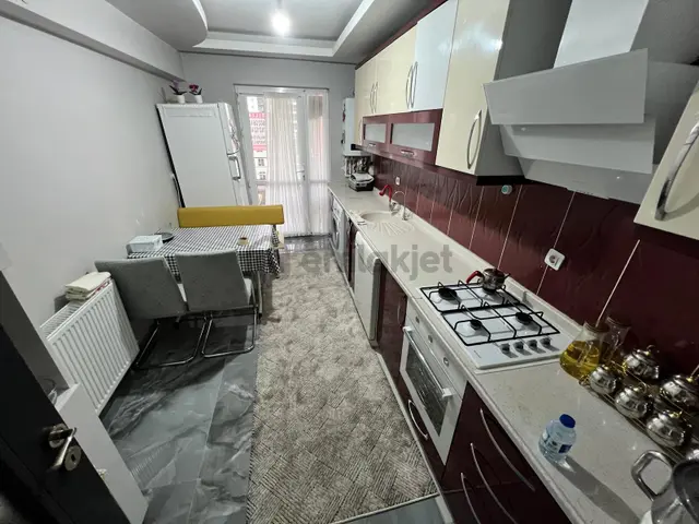 Kanuni'de Ebeveyn Banyolu Full+full Yapılı 4+1 Daire! 1