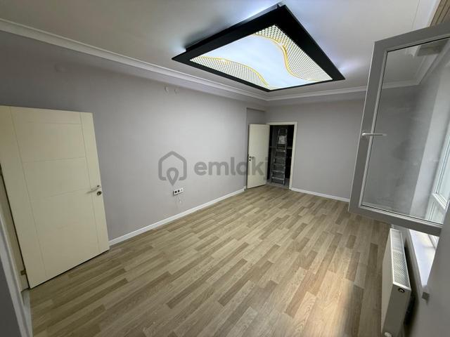 Atapark Mahallesi'nde Kapalı Otopark'lı 4+1 Asansörlü Daire! 4