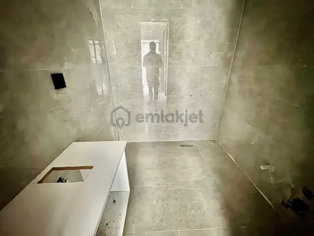 İmir Emlaktan ''sıfır'' K.otoparklı 4+1 G.odalı Manzaralı Lüks 4
