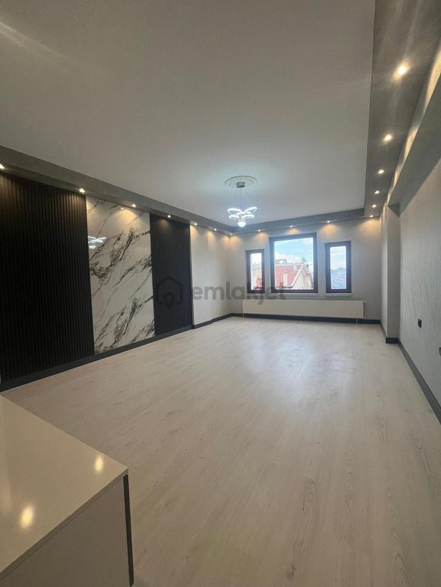 Atapark Mahallesi'nde Asansörlü E.banyolu Full Yapılı 3+1 Daire! 4