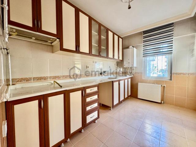 İmir Emlak'tan Pursaklar Merkez'dehastane Yak.3+1 Y.giriş 125m² 5
