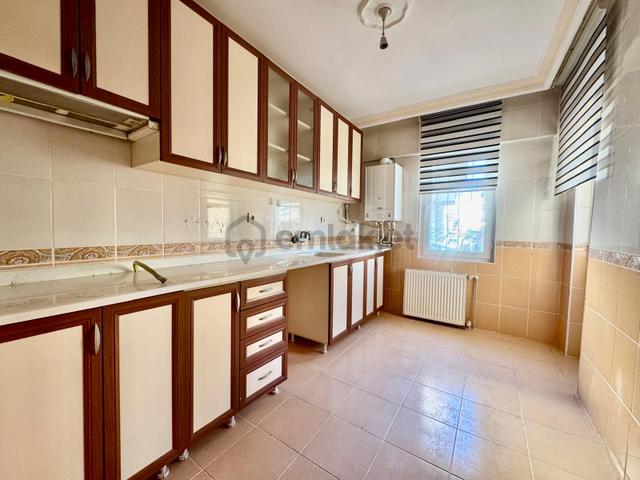 İmir Emlak'tan Pursaklar Merkez'dehastane Yak.3+1 Y.giriş 125m² 3