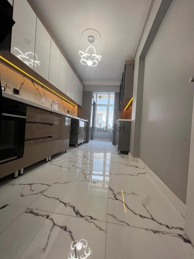 İncirli'de Cadde Üzeri Manzaralı Full+full Yapılı 3+1 Daire! 3