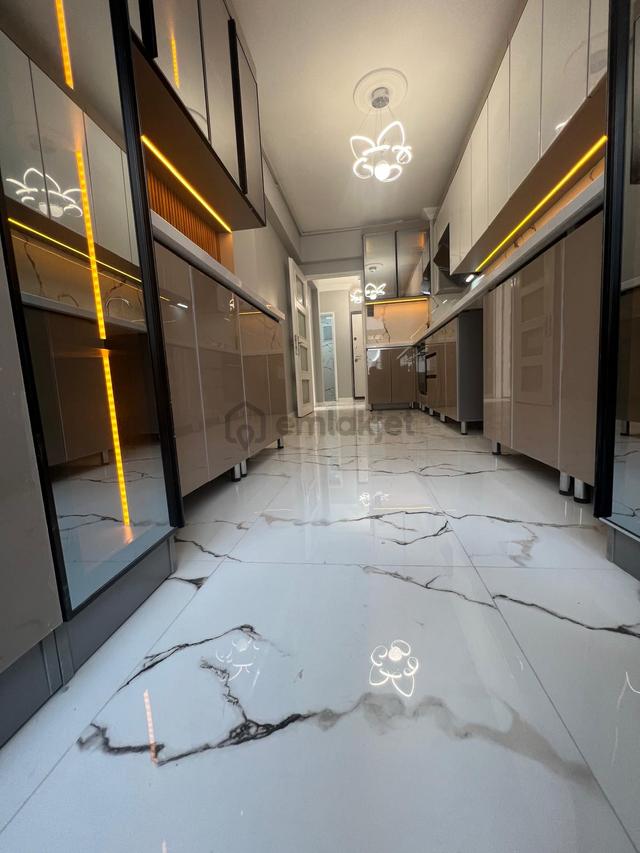 İncirli'de Cadde Üzeri Manzaralı Full+full Yapılı 3+1 Daire! 4