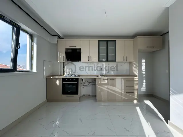 Atapark Mahallesi'nde Cadde Üzeri Full+full Yapılı 3+1 Daire! 4