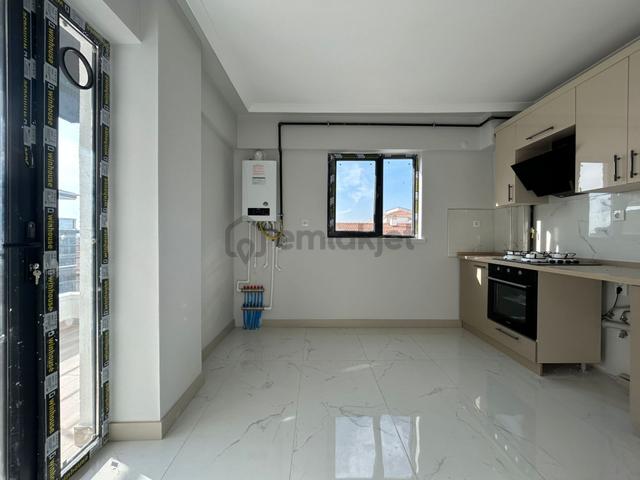 Atapark Mahallesi'nde Cadde Üzeri Full+full Yapılı 3+1 Daire! 5