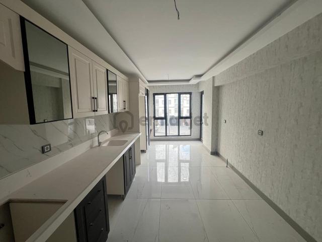 Atapark'ta Sıfır E.banyolu Full+full Yapılı 3+1 Daire 2