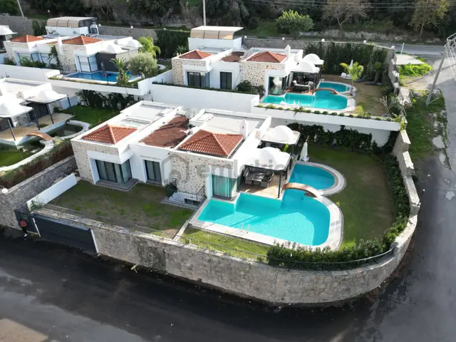 Bodrum 'da Satılık Bitez’in Kalbinde 5+2 Tam Müstakil Havuzlu Villa 2