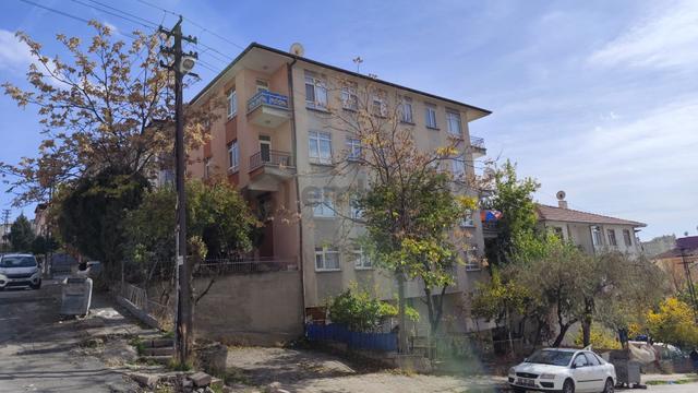 Ergenekon Ödemiş Sokak Yapılı Satılık 3+1 Daire 4