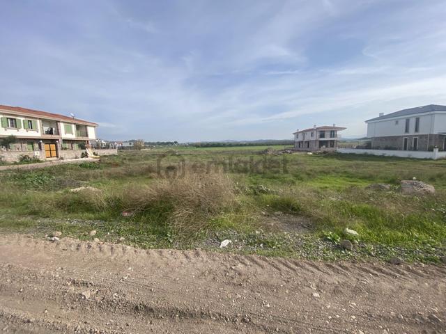 Ayvalık Kucukkoy De Satılık 303 Metre Kare Arsa. 2