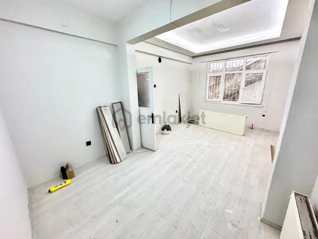 Lider Gayrimenkul'den Kadifekale Mh. 2+1 İçi Full Yapılı Fırsat Daire 5