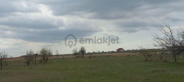 Karlıköy Merkezde Satılık 860 M² Tarla Yerleşim İçinde 3