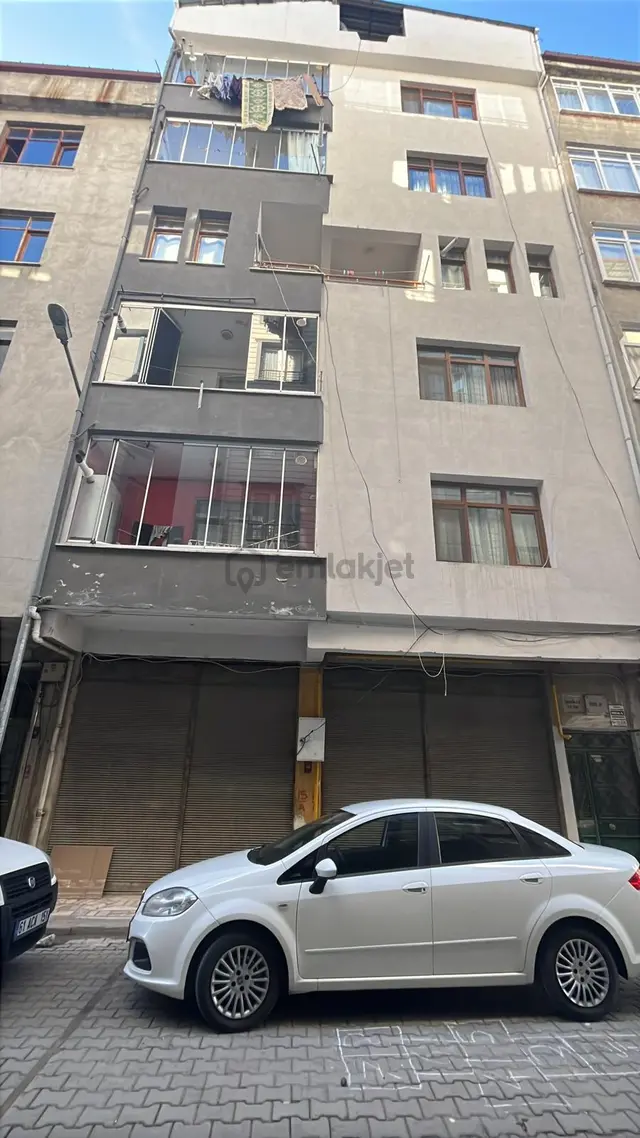 Trabzon Araklı Merkez'de Satılık 2+1 Daire 3