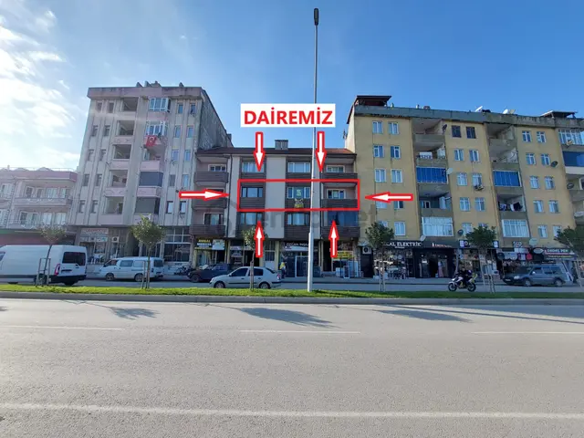 Karasu Merkezde Ayrı Mutfak Çok Geniş Kullanışlı 3+1 Satılık Daire 1