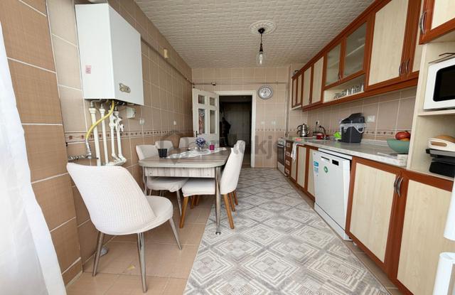 Atapark Mahallesi'nde Cadde Üzeri Manzaralı 3+1 Daire! 4