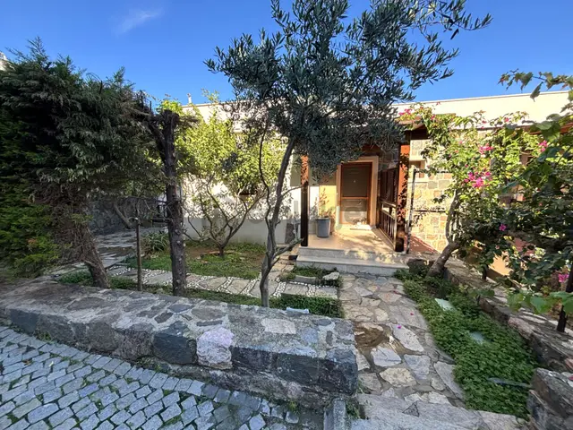 Bodrum Koyunbaba'da Yazlık Kiralık Deniz Manzaralı 2+1 Daire 2