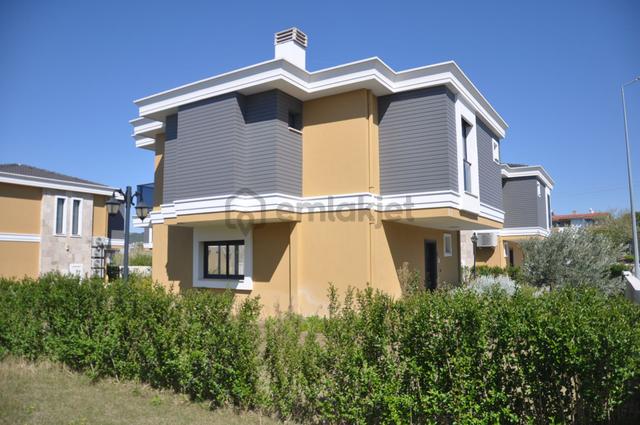Kuşadası Davutlar Denize Yürüme Mesafesinde 3+1 Satılık Villa 5