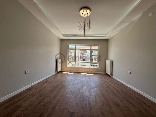 Aşağı Eğlencenin Kalbinde 3+1 Full Yapılı Daire 5