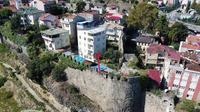 Trabzon'da Satılık Bina (yüksek Kira Getirili) 5