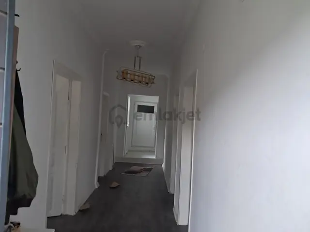 İzmir Torbalı Gold Emlaktan Satılık Bahçeli Çiftlik Evi 1