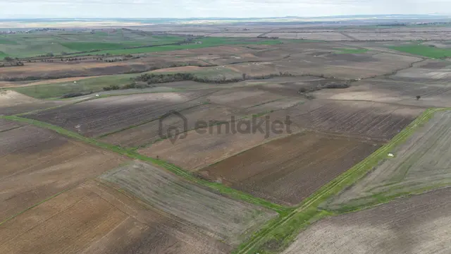 Ege Emlak'tan Karlı Köy'de 15.607 M2 Satılık Tarla 2