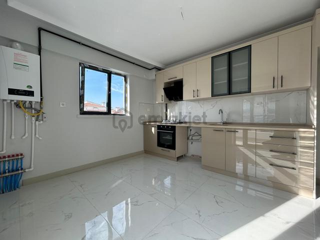 Atapark Mahallesi'nde Güney Batı Cephe Sıfır 3+1 Daire! 2
