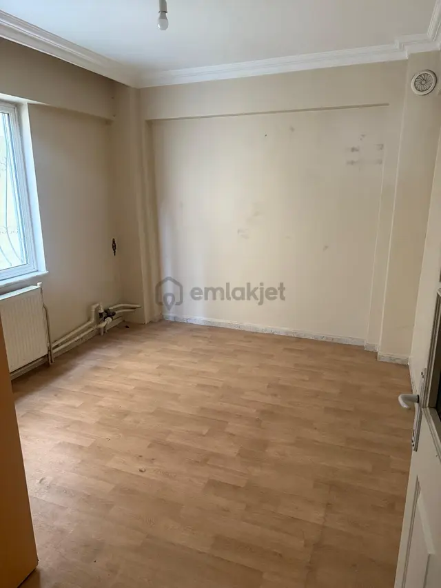 Teyfikiye Mahallesi🏡 ✅3+1 120m2 5 Katlının Zemin Katı ❇️özelikli Petek Kombili 2