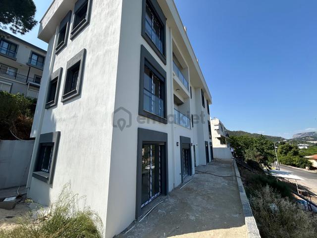 Gümüldürde Çarşı İçinde Sıfır 2+1 Daire 4