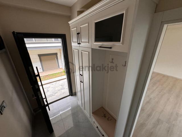 Edremit Çamlıbelde Site İçinde Kapalı Otoparklı 2+1 Daireler 5