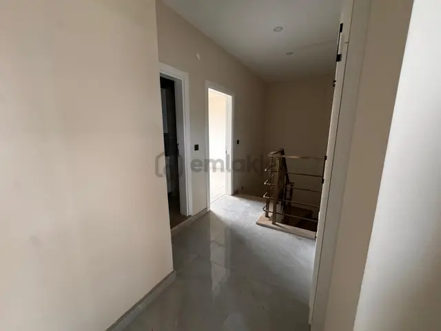 Edremit Çamlıbelde Site İçinde Kapalı Otopark 3+1 Dubleks Daire 1