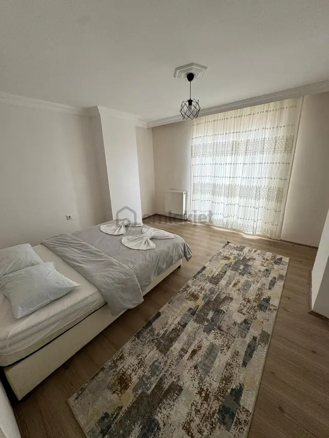 Tokat Merkezde 1+1 Daire Avm Ve Hastaneye Yürüme Mesafesinde 3