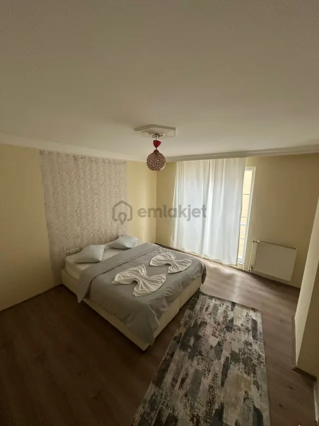 Tokat Merkezde 1+1 Daire Avm Ve Hastaneye Yürüme Mesafesinde 3