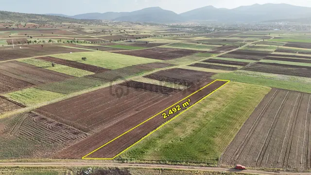 🌻 Toprağı Bereketli: Akören/tülce'de 2.492 M² Verimli Arazi! 🚜 5