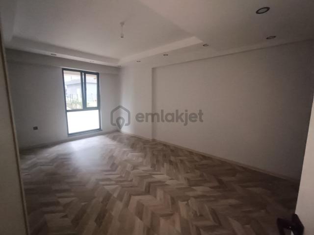 Remax Palas'tan Satılık Fırsat 3+1 Daire 4