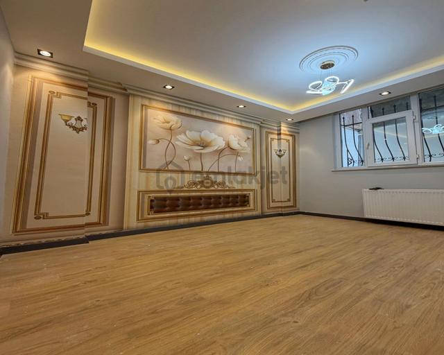 Ful Dekorlu 2+1 Geniş M2 Bahçe Katı Ful Dekorlu 2+1 Geniş M2 Bahçe Katı