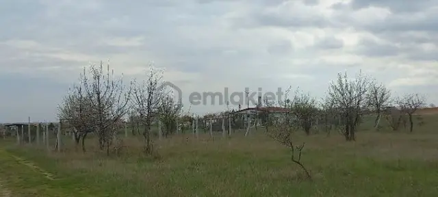 Karlı Merkezde Satılık 247 M2 Arsa Konumunda Parseller 3