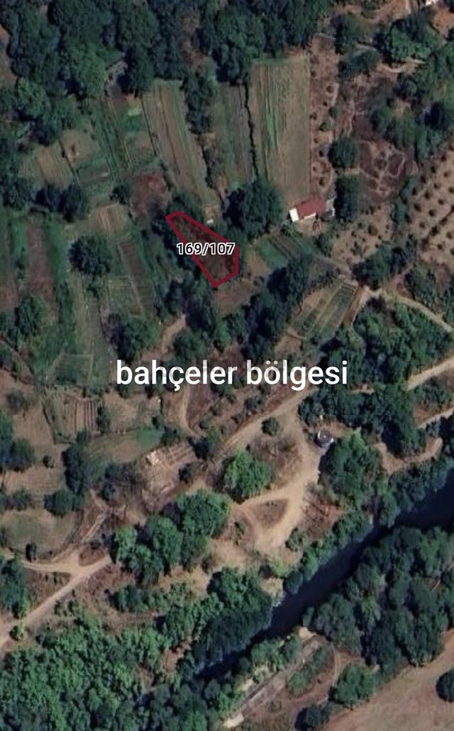 Balya Kaya Emlaktan Balya Kadıköyde Sosyal Tesis Yanı Bahçe