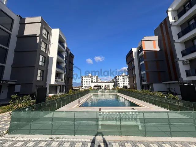 Burhaniye Bahçelievler Mahallesinde Bahçe Kullanımlı 2+1 Sıfır Daire 3