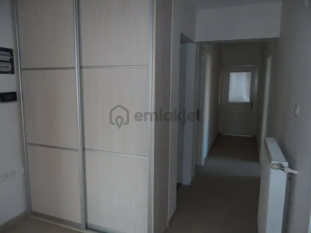 Nazilli Ege Emlak Ofisinden Zafer Mh. Site İçinde, Doğalgaz Kombili, Açık Otoparklı Kiralık Daire 4
