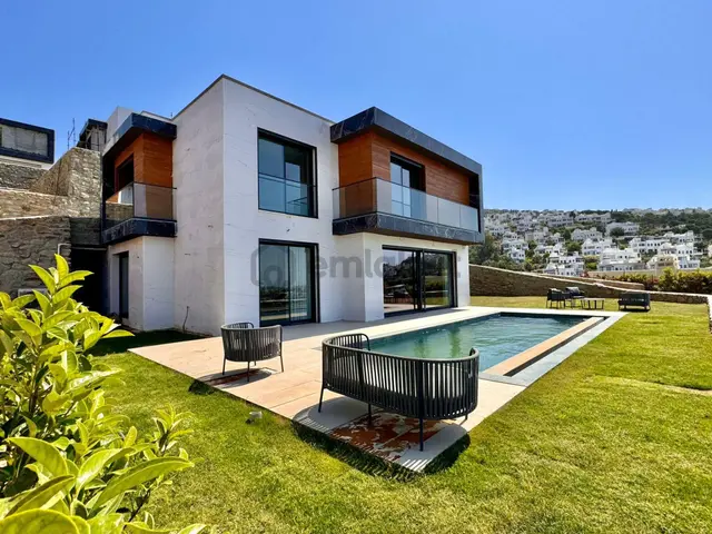 Bodrum Yalıkavak Satılık Özel Plajlı Deniz Manzaralı 4+1 Villa 1