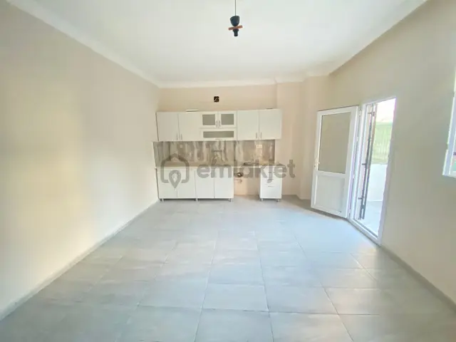 Prestij'den Barbarosta Geniş Oturumlu Ferah Yapılı 2+1 Daire 3
